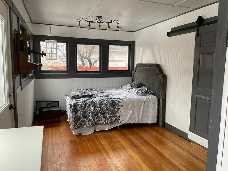 205 E Simpson St — Photo 10