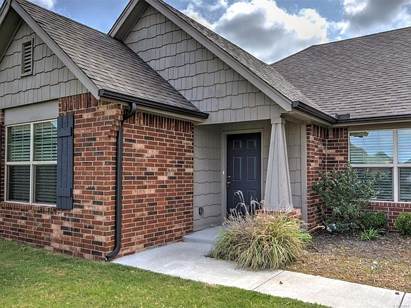 3rd image of 13507 S Oak Ct