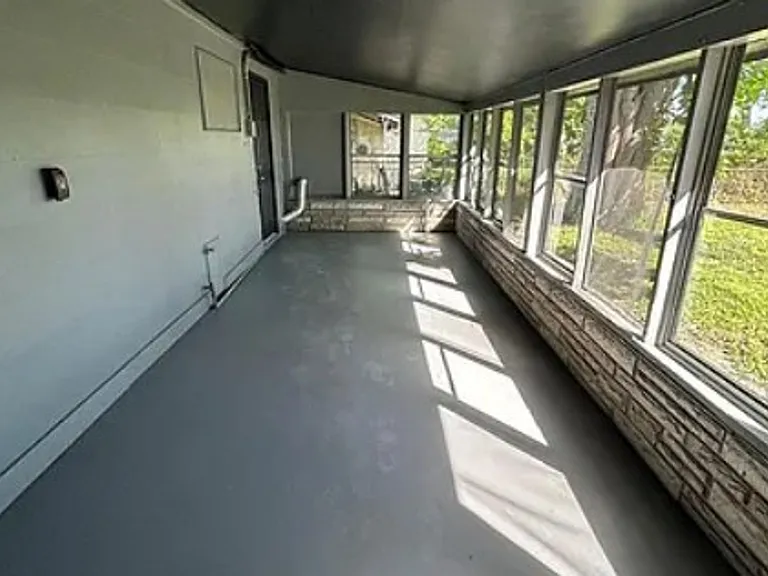 813 Saint William Dr — Photo 8