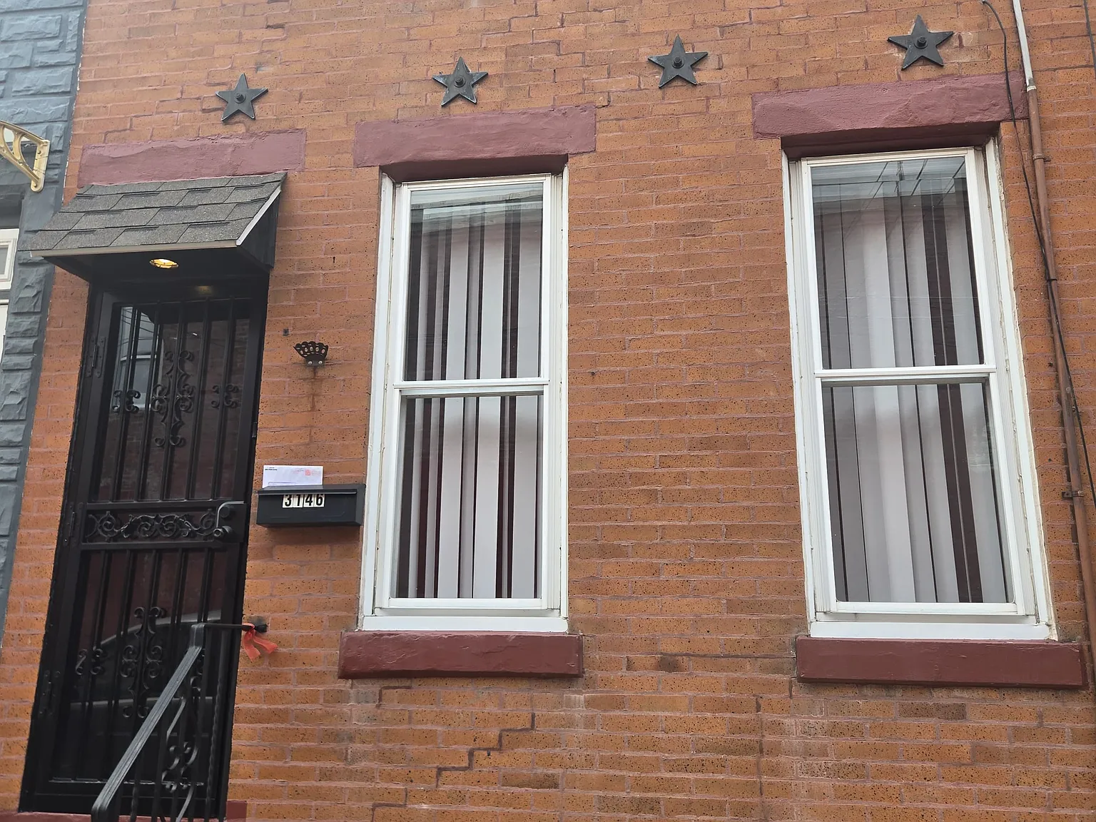 3146 Mercer St — Photo 2