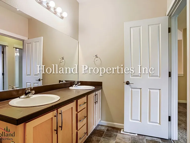 4949 SW 141st Ave — Photo 20