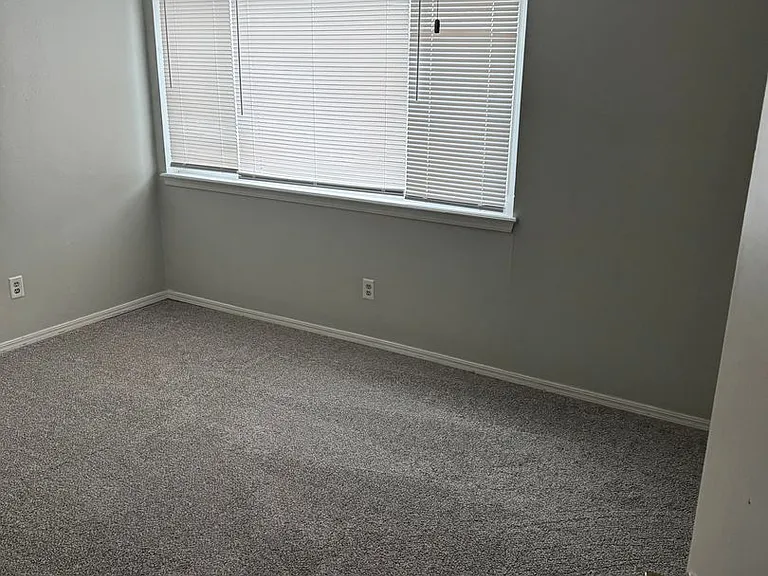 220 Justin Dr — Photo 9