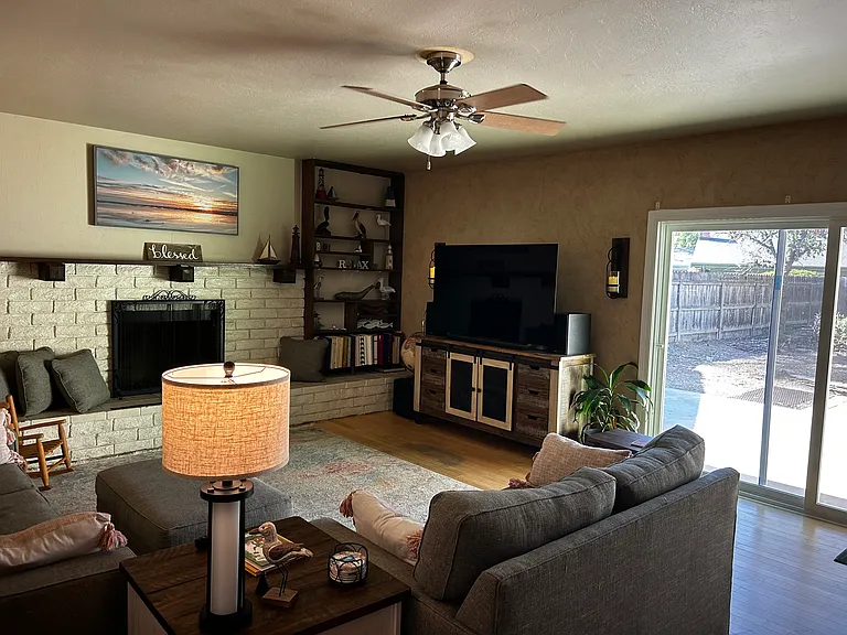 1046 W Princeton Ave — Photo 4