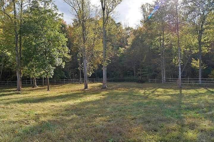 2nd image of 111 Windy Pines Ln