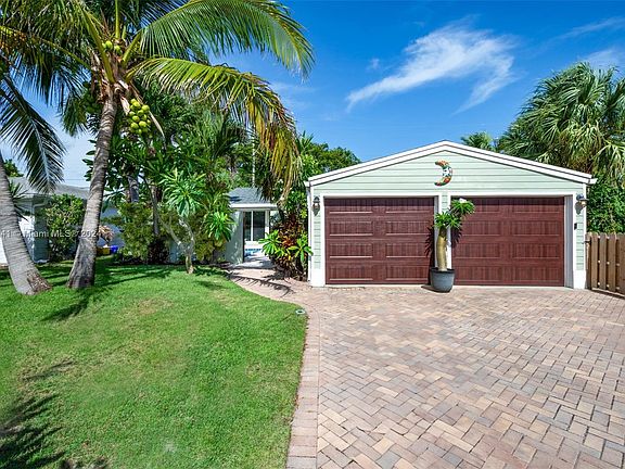 5th image of 1629 N Palmway