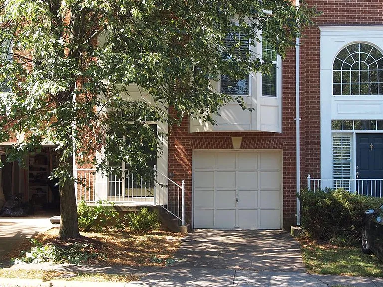 11483 Carriage Gate Ct — Photo 2