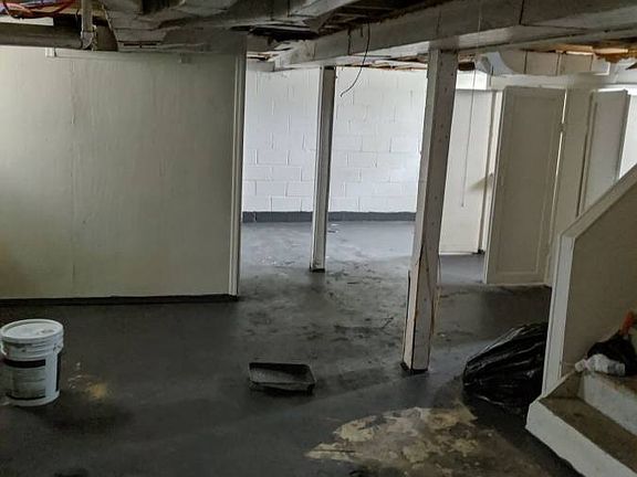5th image of 9585 Mettetal St