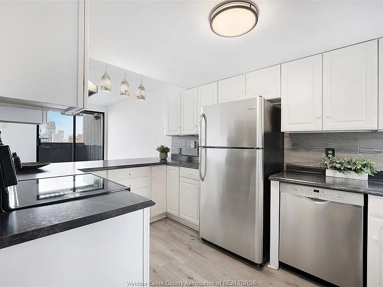 380 Pelissier St #1608 — Photo 16