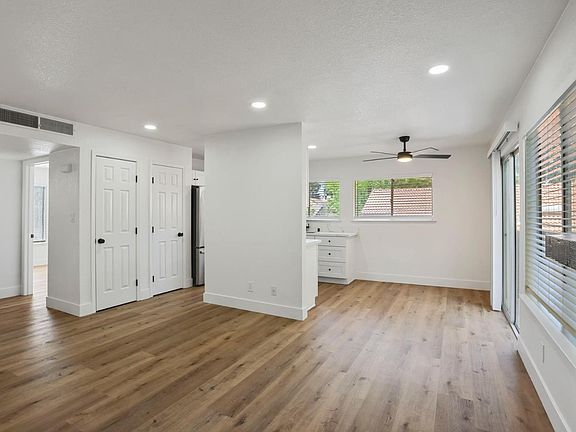 5th image of 3701 Colonial Dr