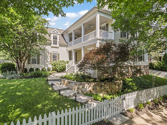 5th image of 20323 Bowfonds St