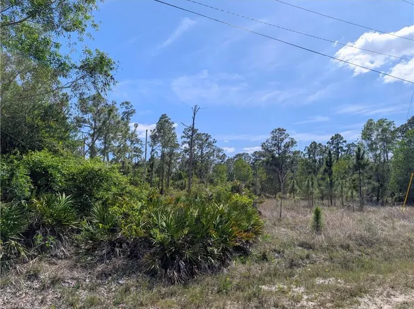 1042 Manning ST, LEHIGH ACRES, FL 33974