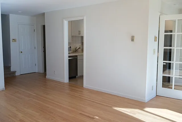 1063 Carolina St — Photo 6
