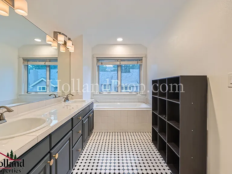 10250 NW Village Heights Dr — Photo 22