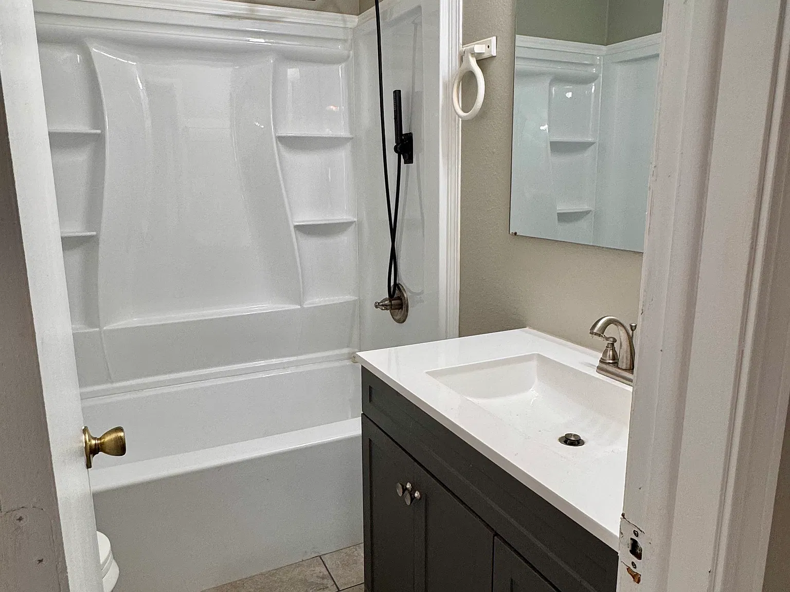 3 bed, 1.5 bath, 1167 sqft, $1,150 — Photo 4