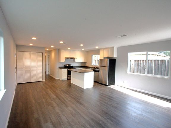 3rd image of 3651 Orinda St