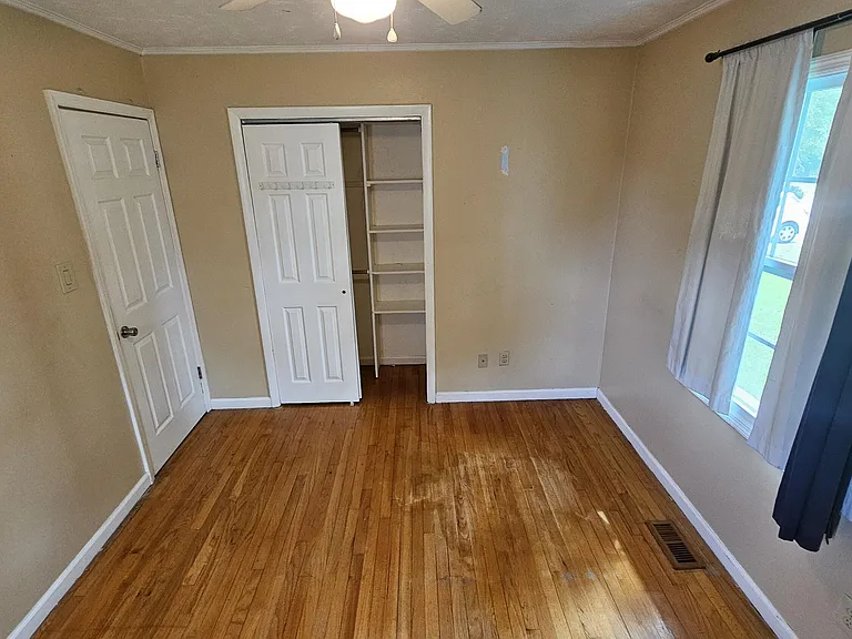 109 Valley Ct — Photo 5