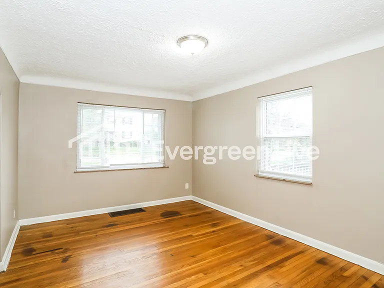 3005 Sheldon Ave — Photo 6