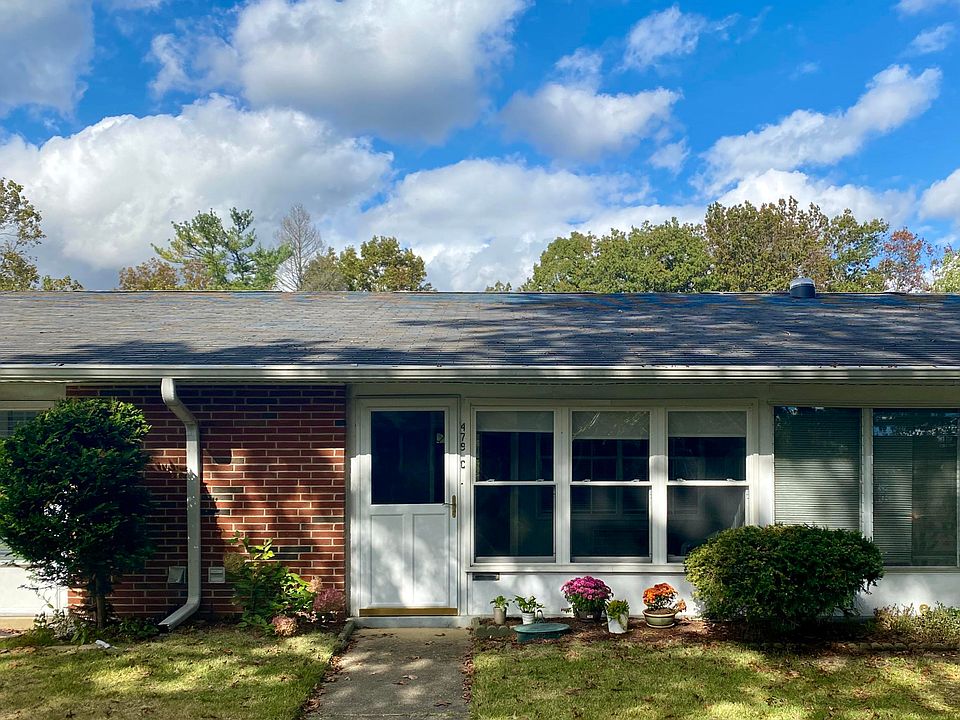1st image of 479C Dartmoor Ct #1003