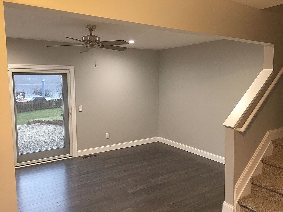 Family Room w/ lake view