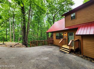 1127 Raintree Rd, Gatlinburg, TN 37738