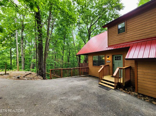 1127 Raintree Rd, Gatlinburg, TN 37738