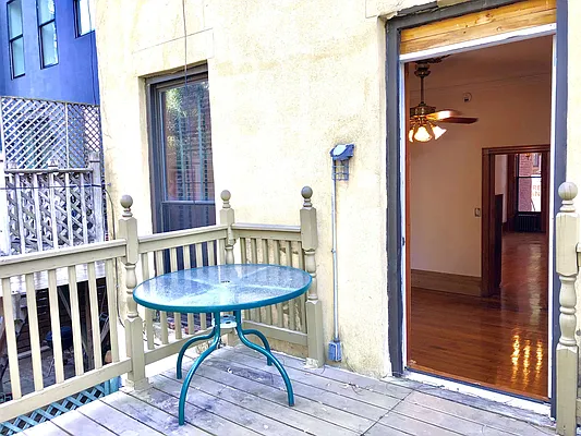 Rented by Remax Real Estate Professionals | media 29