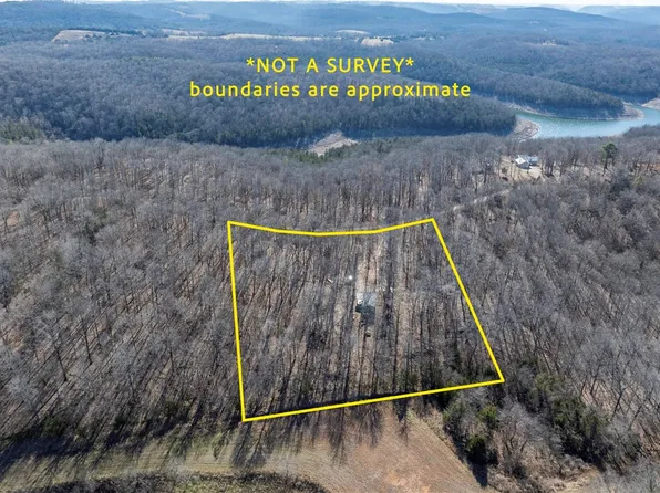 204 Pilots Cove Ln #48, Yellville, AR 72687