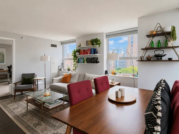 545 N Dearborn St, Chicago, IL