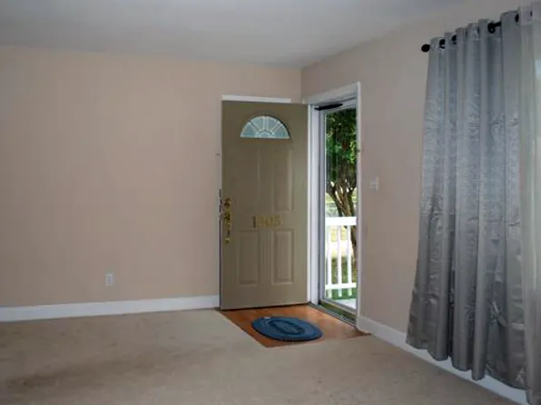 1305 Haywood St, Greensboro, NC 27403