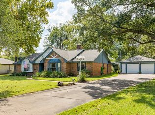 125 Begonia St, Lake Jackson, TX 77566