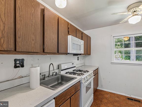 5th image of 6954 Heather Dr