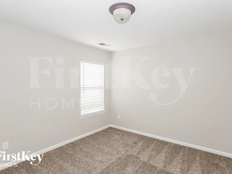 613 Latimer Way — Photo 12