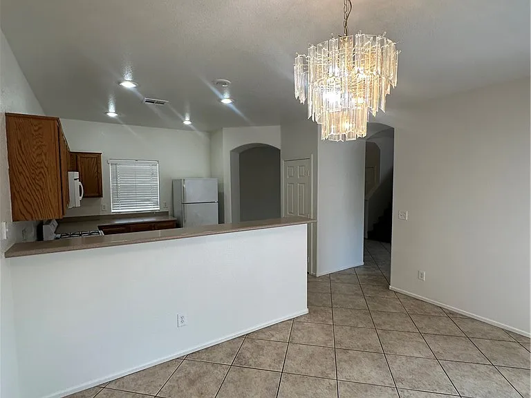2844 Woodland Park Ave — Photo 4