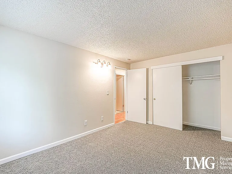 Cambria Apartments — Photo 24