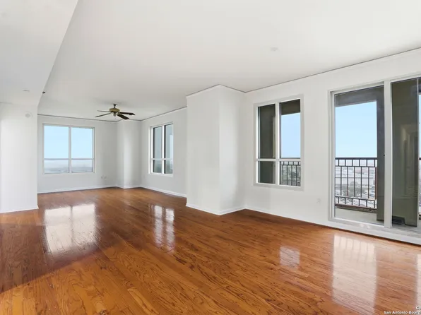 1 TOWERS PARK LN #1512, San Antonio, TX 78209