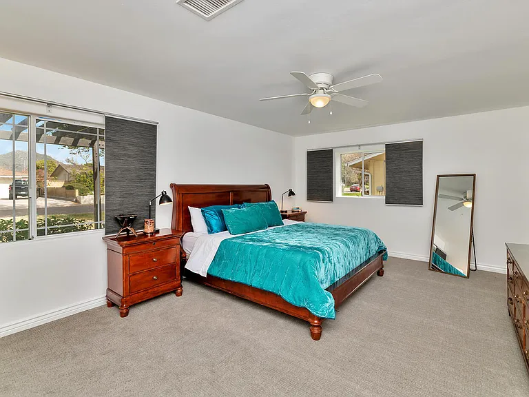 121 W Orchid Ln — Photo 22