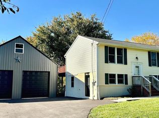 72 Hilltop Rd, Avondale, PA 19311