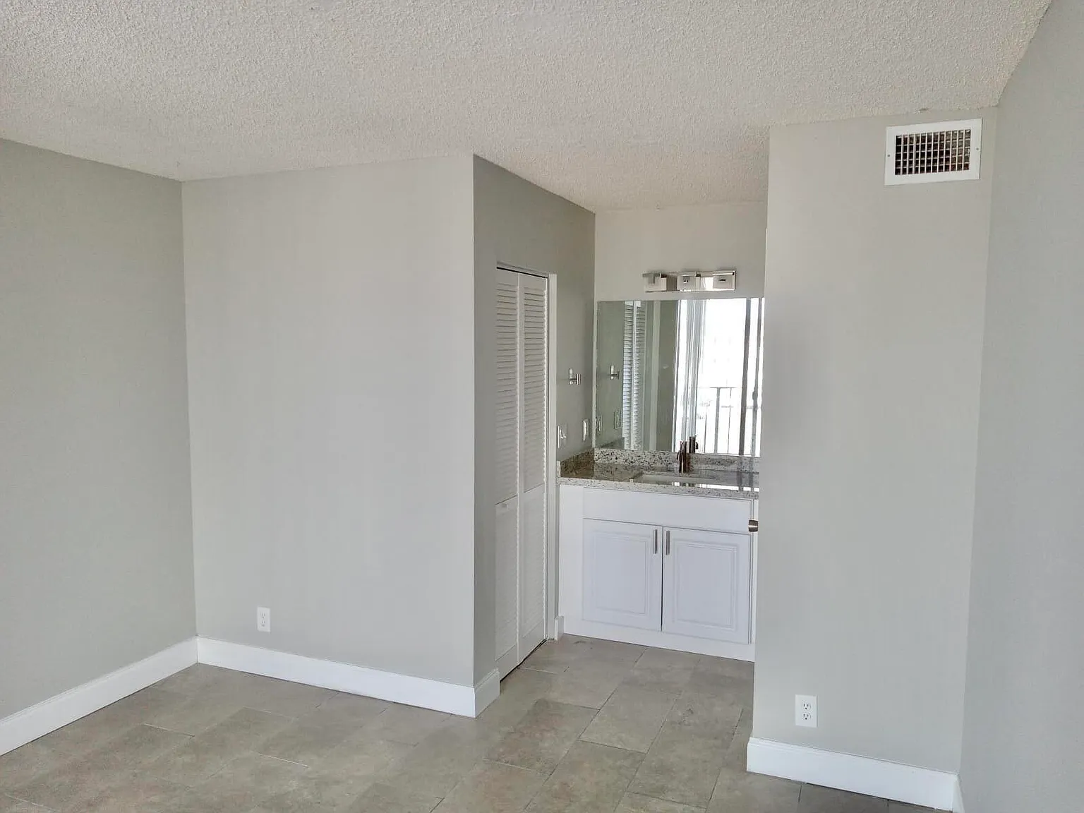 1 bed, 1.0 bath, 502 sqft, $1,700 — Photo 4
