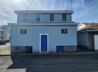 22 E Richards St APT 2, Summit Hill, PA 18250