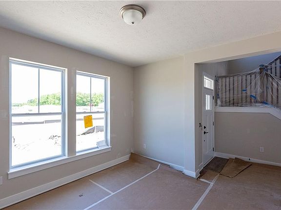 4th image of 15511 Heatherbank Dr