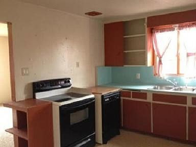 2nd image of 1421 N Rosemont Blvd