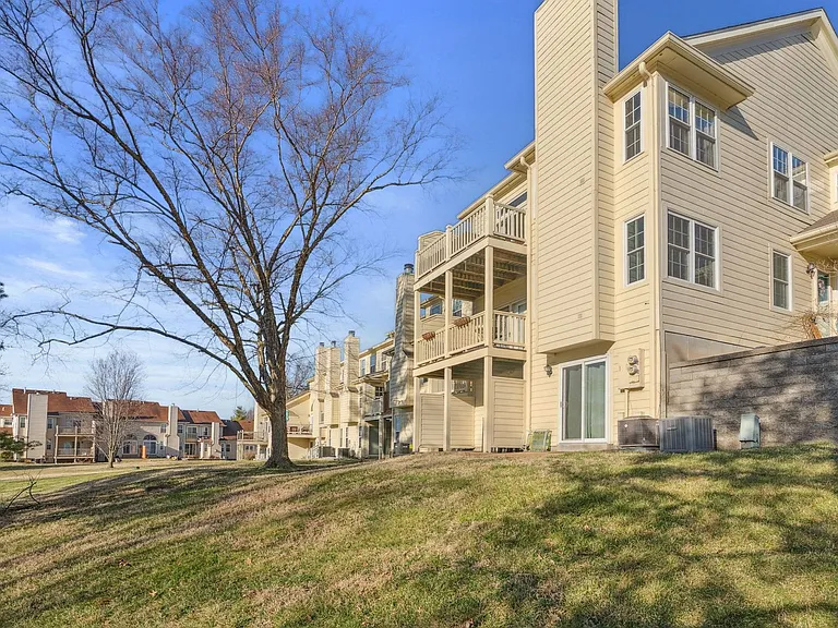 12110 Autumn Lakes Dr — Photo 34