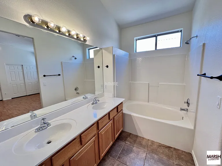 8952 E Crescent Ave — Photo 10