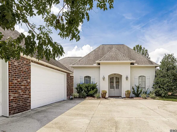12321 Plantation Creek Dr, Geismar, LA 70734