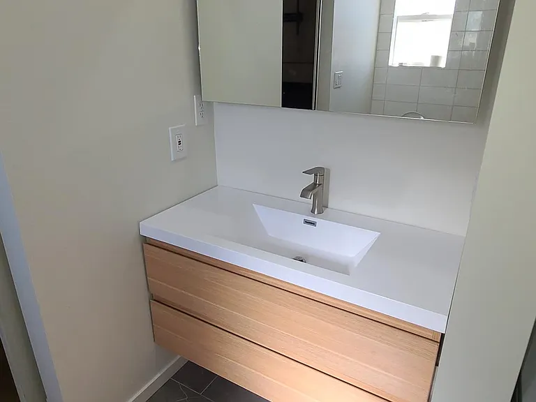 343 Stewart St #1/2 — Photo 19