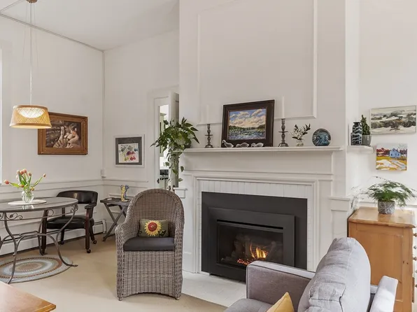 156 Chestnut St APT 3, North Andover, MA 01845