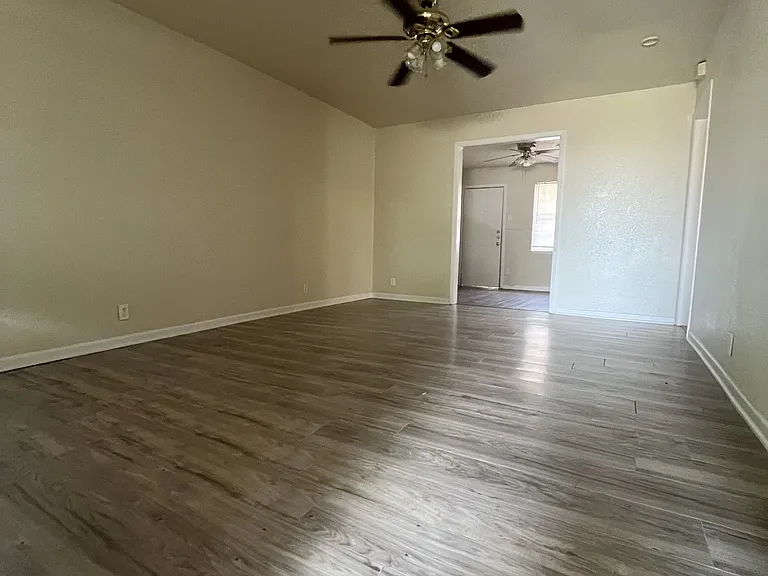 1710 Avalon Rd — Photo 2