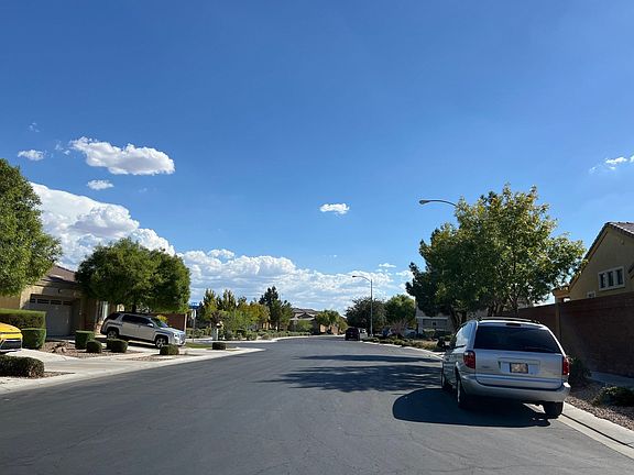 4th image of 5524 Stelle Amore St