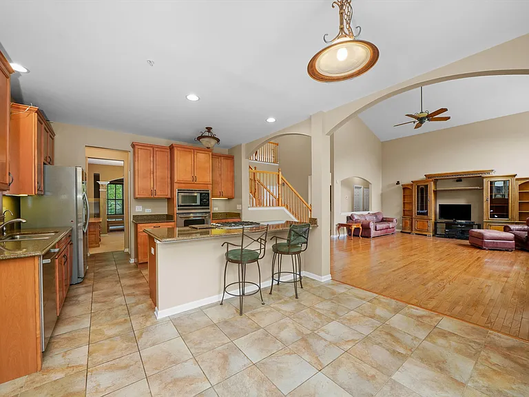 5670 Brentwood Dr — Photo 26