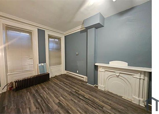 5th image of 4924 Parrish St #1